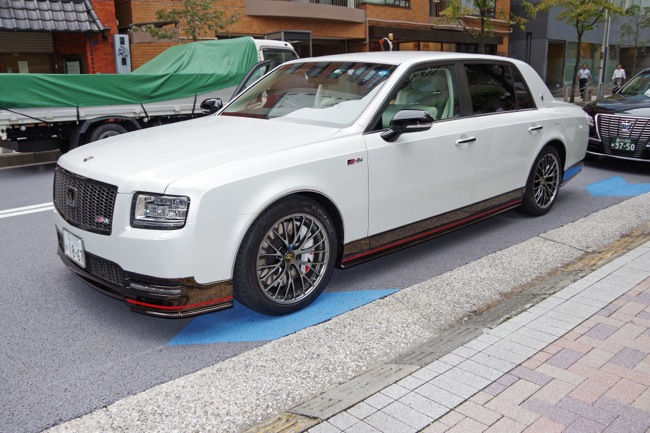 サプライズ 豊田章男社長の出迎えに センチュリーgrmn ドライバーweb クルマ好きの 知りたい がここに