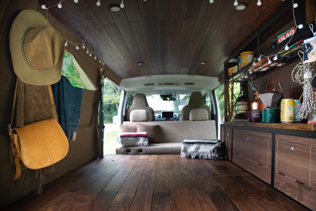 ハイエースでいこう Workvox 不便を楽しめる Sedona Type のある バンライフ ドライバーweb クルマ好きの 知りたい がここに