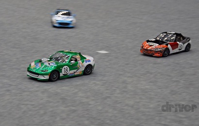 マツダ ガチで楽しむ 矢田部明子が1 10rcのロードスターで1時間耐久レースに参戦 メディア4耐前哨戦 ドライバーweb クルマ好きの 知りたい がここに