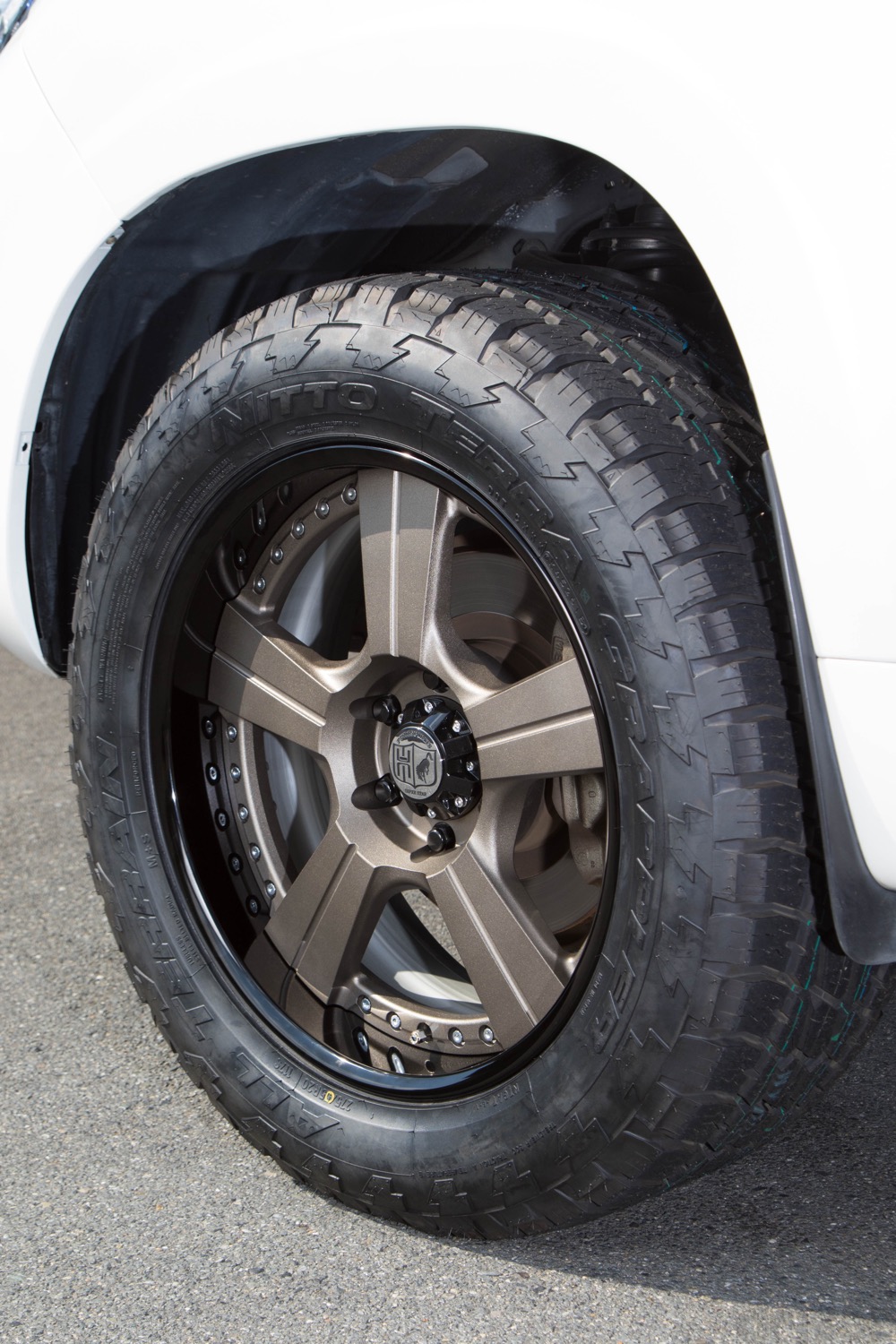 ランクル／プラド カスタム特集】20 or 22インチで選ぶ理想の