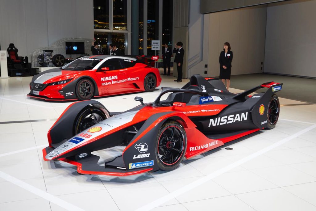 今さら聞けないf1の謎 なぜf1のタイヤは13インチのまま 規定変更で18インチ化する理由は ドライバーweb クルマ好きの 知りたい がここに