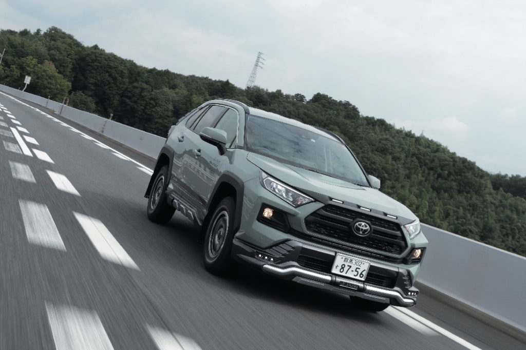 機能アイテムで差を付けろ！トヨタRAV4カスタム｜JAOS｜ | ドライバー