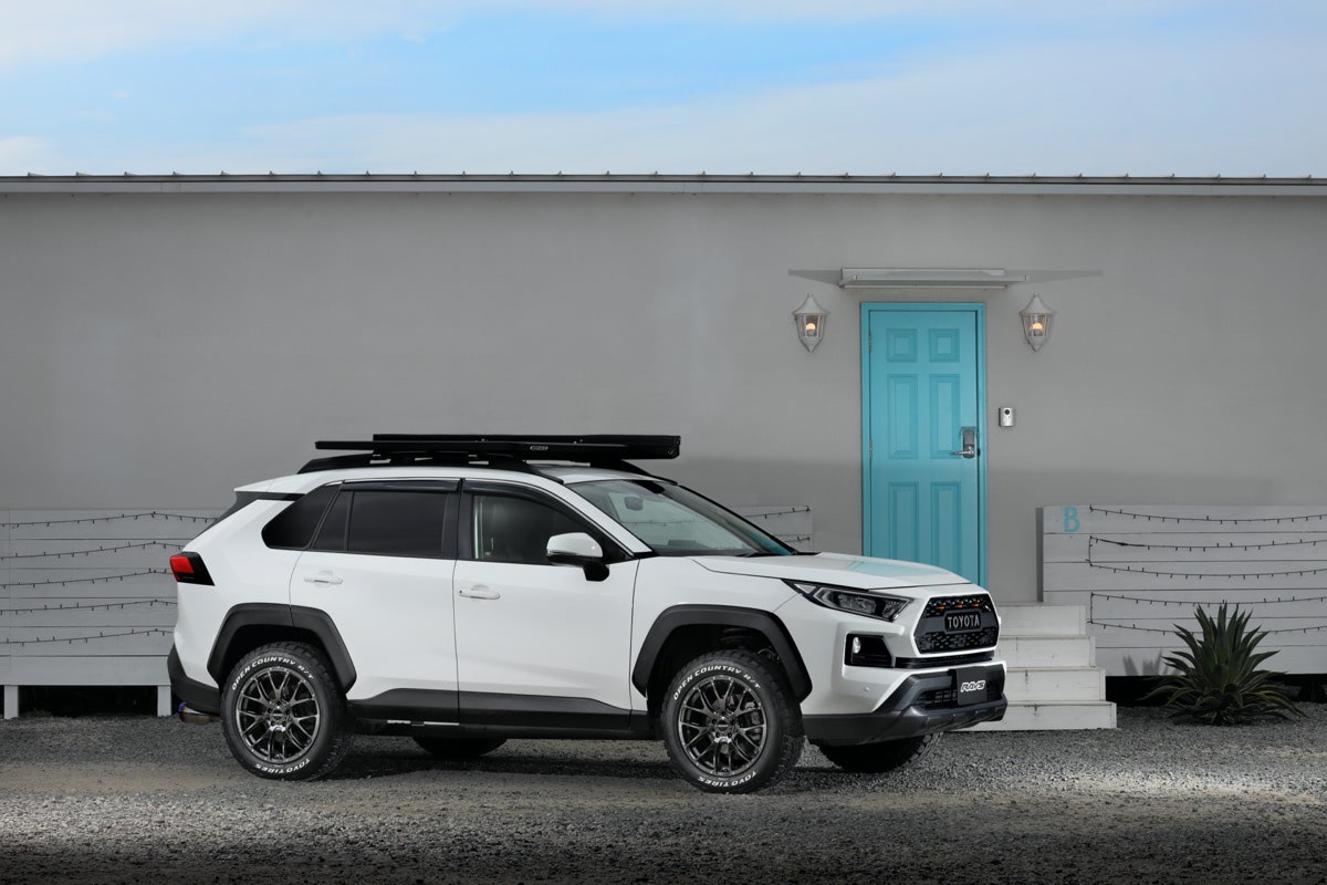 レイズ】RAV4にもピッタリ！HOMURA「2×7FA」はオンでもオフでも魅せる