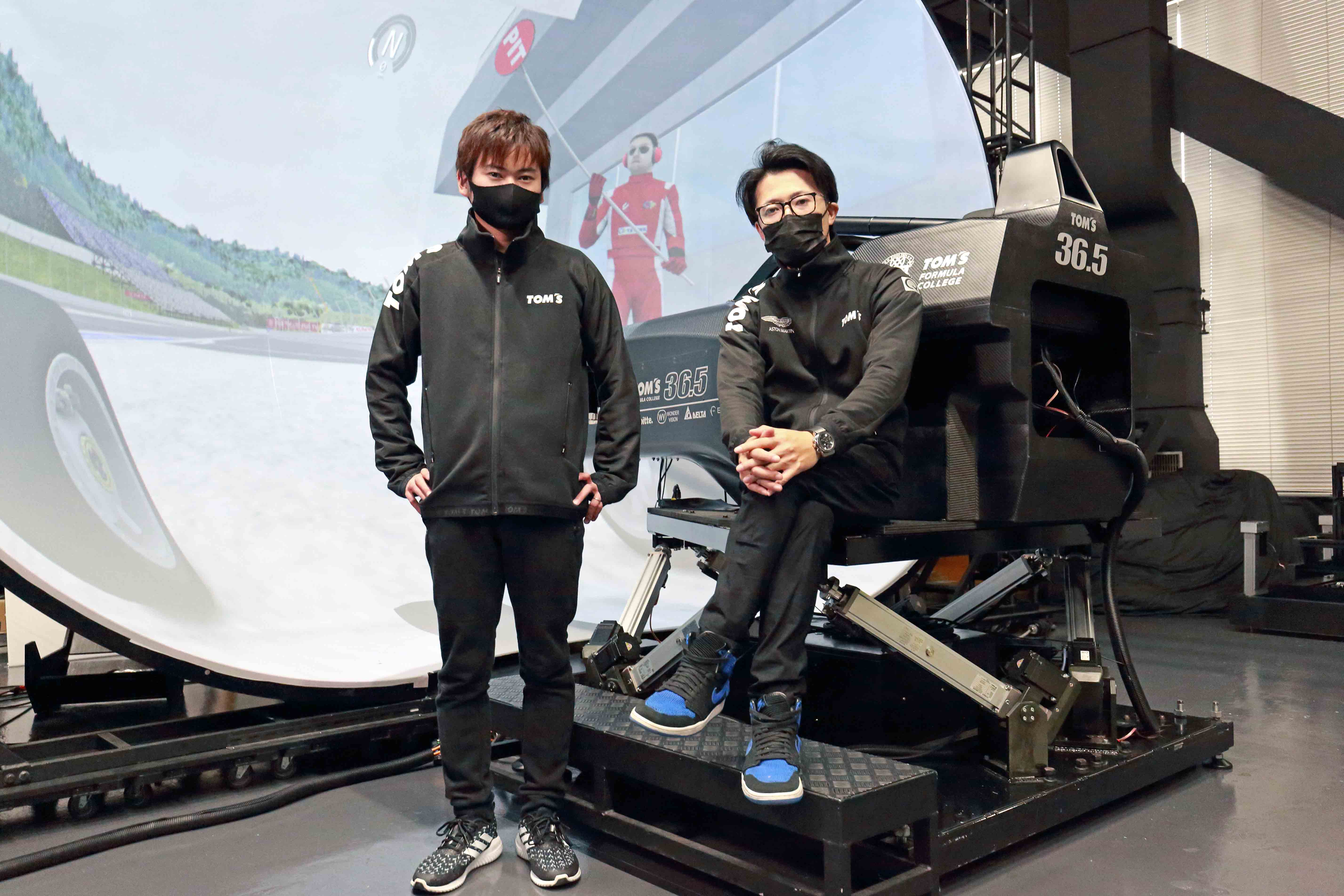 価格5000万円！トムスが作った超本格ドライビングシミュレーター