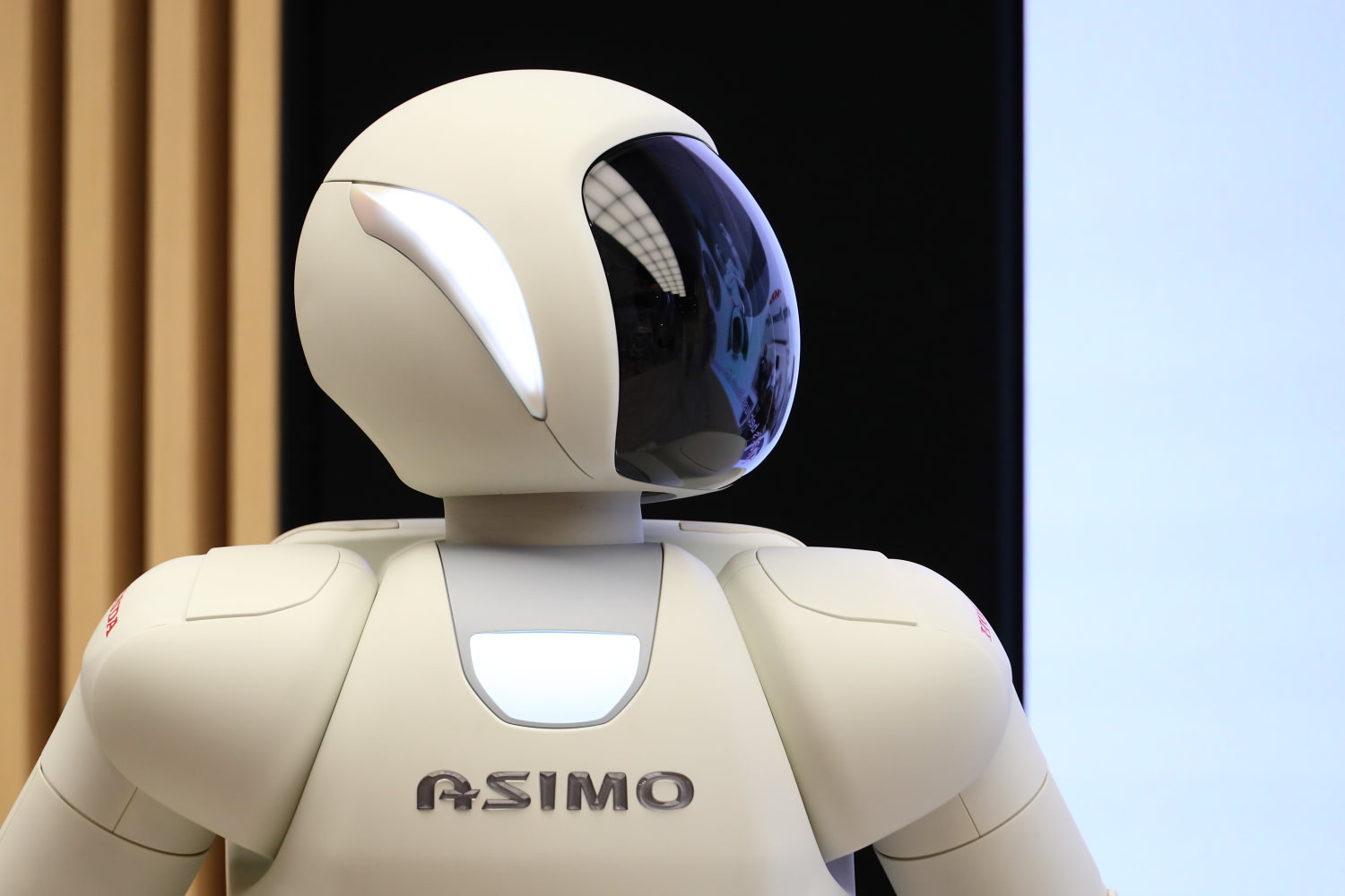 ホンダ ASIMO ロボットモデル 人間型ロボット「ASIMO」に会える 【ニュース】 - webCG