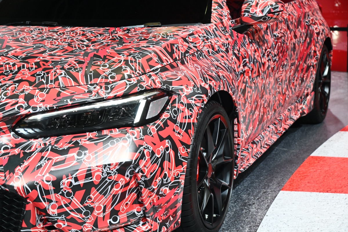 新型シビックタイプr目撃情報相次ぐ 独特なカモフラージュの意味を開発責任者に聞いた ドライバーweb クルマ好きの 知りたい がここに