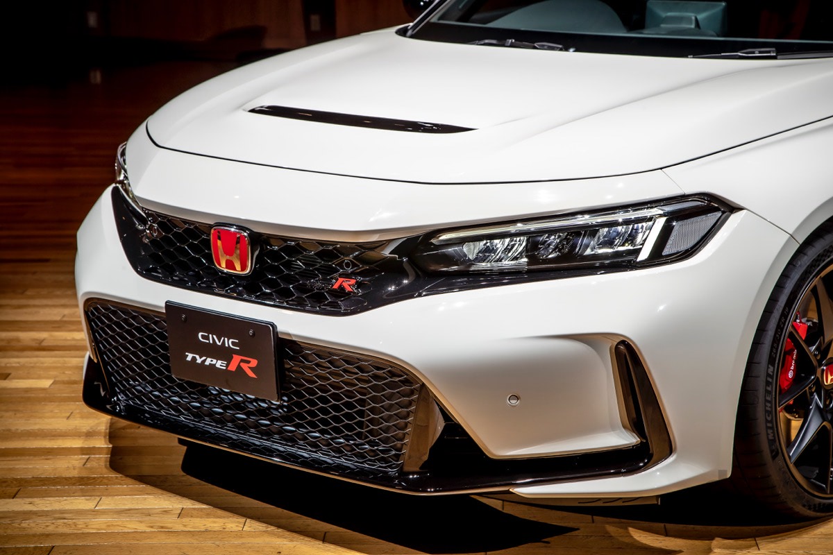 新型シビック タイプR世界初公開！ FF車世界最速を狙うホンダ純内燃機関スポーツの集大成 | ドライバーWeb｜クルマ好きの“知りたい”がここに