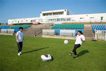 野人　岡野雅行物語　完全版 野人・岡野さん「為せば成る」 常に動いて脱ストレス - 日本経済新聞