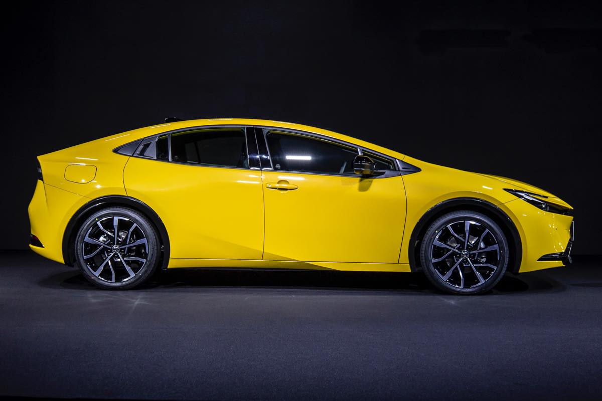 新型プリウスは「カローラクーペ」だった？ 乗り降りしにくくなっても