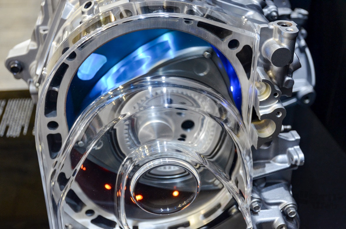 マツダ新ロータリーエンジン「8C」連装計画!! 次世代燃料スポーツカー