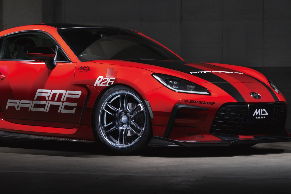 GR86／BRZの足元に映えるレーシングデザイン｜MID RMP RACING