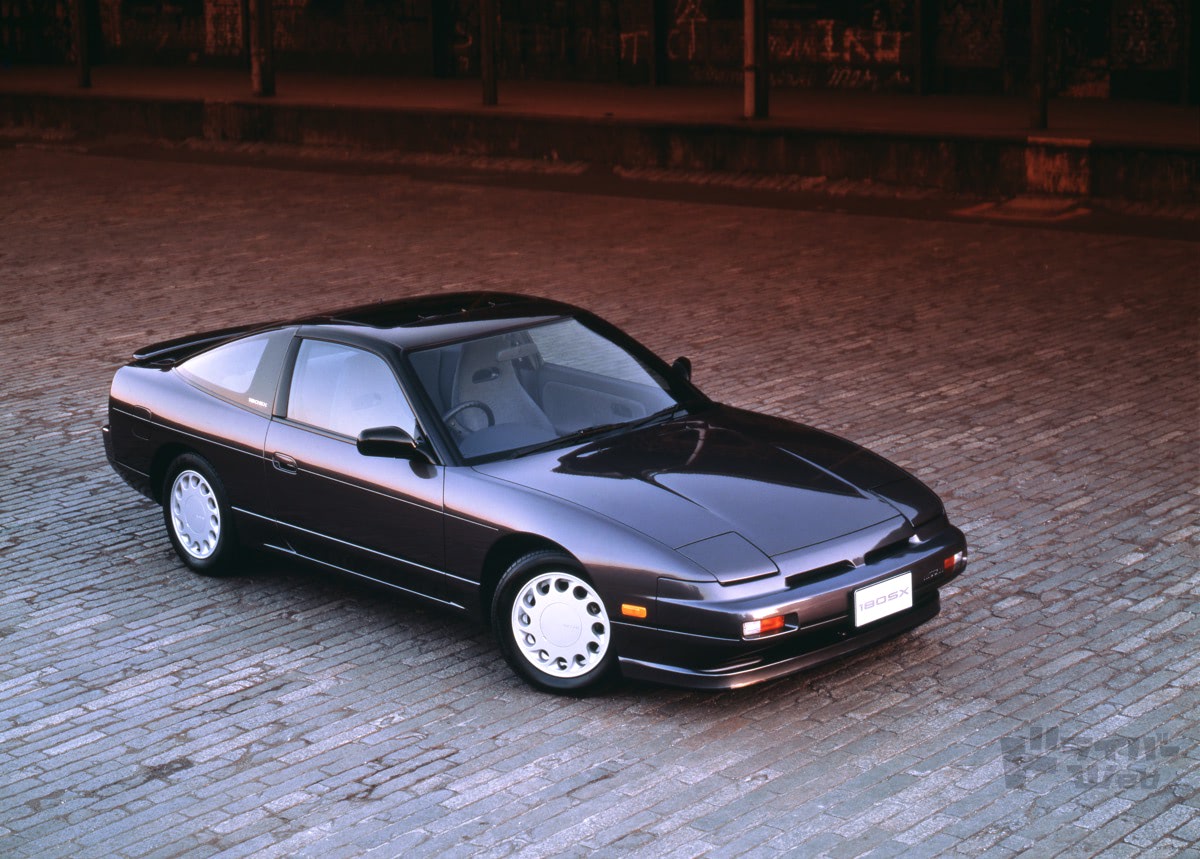 スポーティな3ドアクーペ・スペシャルティカー、日産 180SXとは