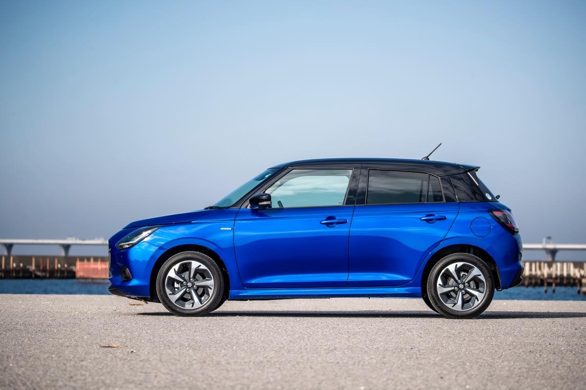 新色開発になぜ7年も!? 新型スイフト「フロンティアブルー」誕生の裏側