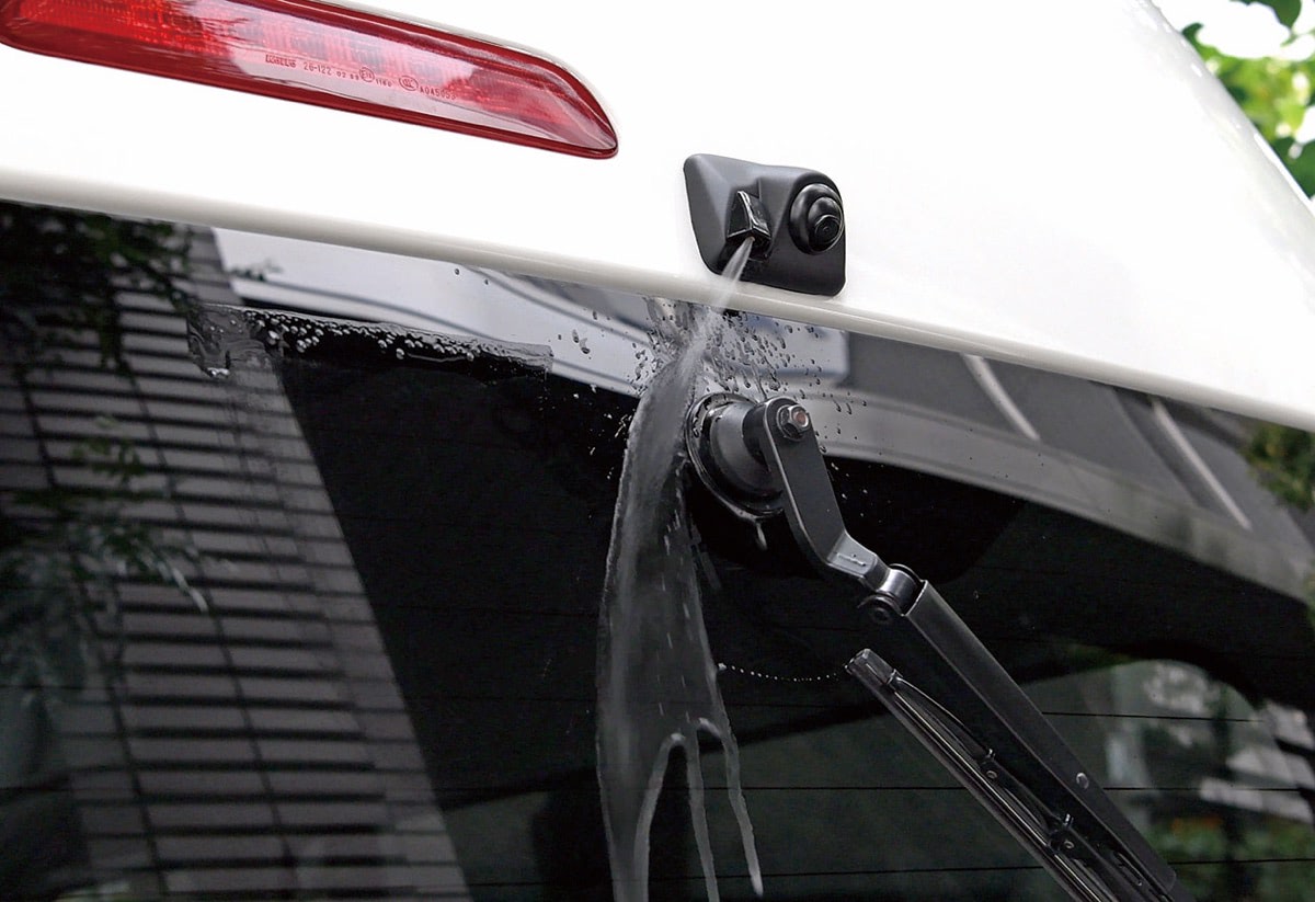 ハイエースの死角を減らす、データシステムのR SPECカメラシリーズに注目!! | ドライバーWeb｜クルマ好きの“知りたい”がここに