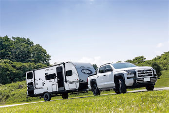 トライトン カスタム】タフで豪華なアメリカンキャンピングトレーラー