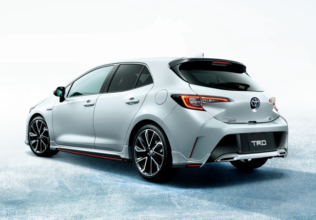 カローラ スポーツを「TRD」でキメる！ | ドライバーWeb｜クルマ好きの