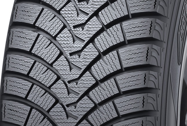 ファルケン、氷上性能・ウエット性能が向上したスタッドレスタイヤ