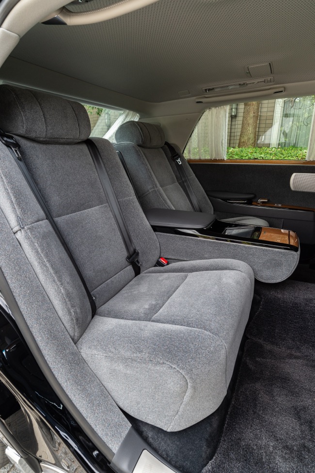 ここまですごいのか 日本一の超高級車 センチュリー の後席で Vipでエグゼクティブな気分を味わう ドライバーweb クルマ好きの 知りたい がここに